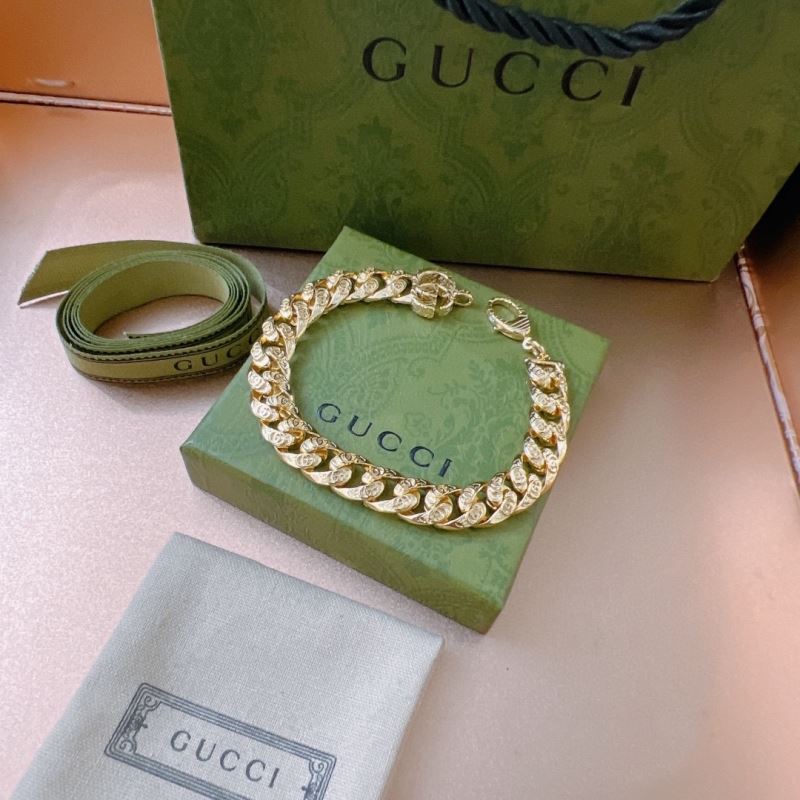 G*u*i bracelets